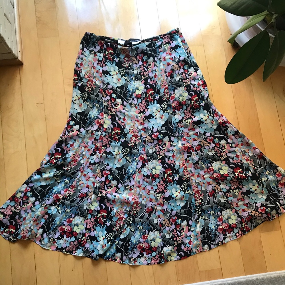 Beautiful 100% silk skirt!